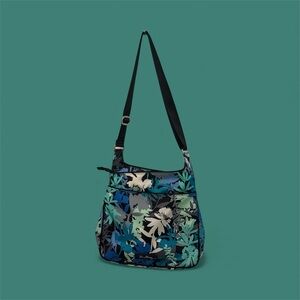 Vera BradleyFloral Patterned Shoulder Bag